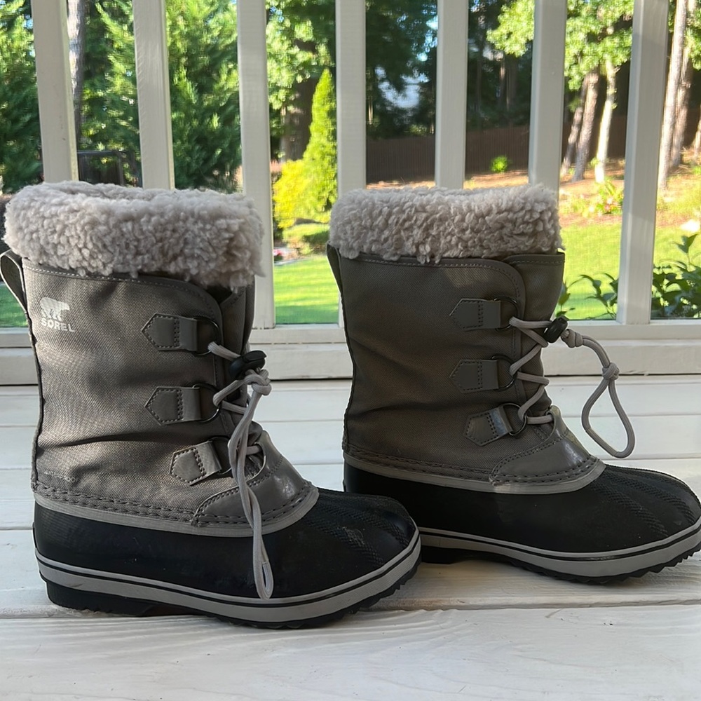 Girls Sorels Snow Boots